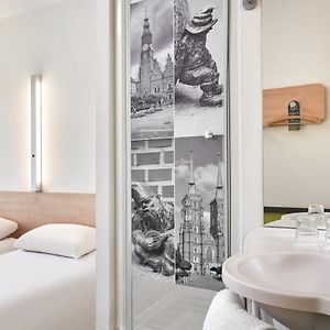 Standard Zimmer mit zwei Einzelbetten